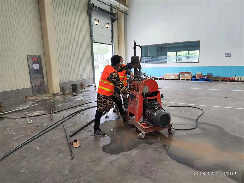 企石镇厂房地面下沉塌陷注浆加固施工